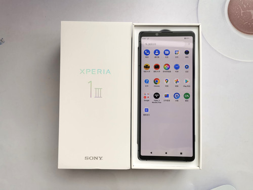 Sony xperia iii - sony,